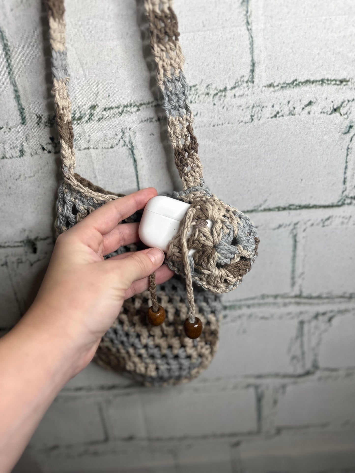 Crochet bottle holder